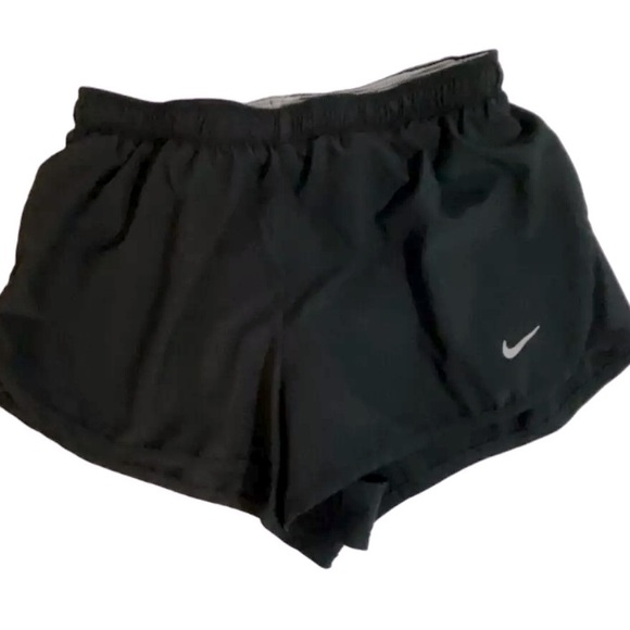 Nike Pants - Women’s nike drifit running shorts